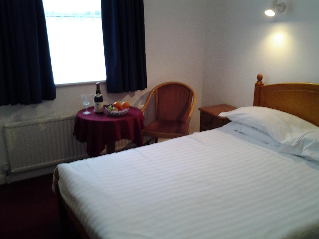Abingdon Guest Lodge Ryde  Δωμάτιο φωτογραφία